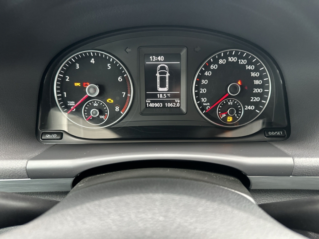 Fahrzeugabbildung Volkswagen Touran 1.2 TSI Cup 7 Sitzer GRA Parklenk PDC Cli 7-Sitzer