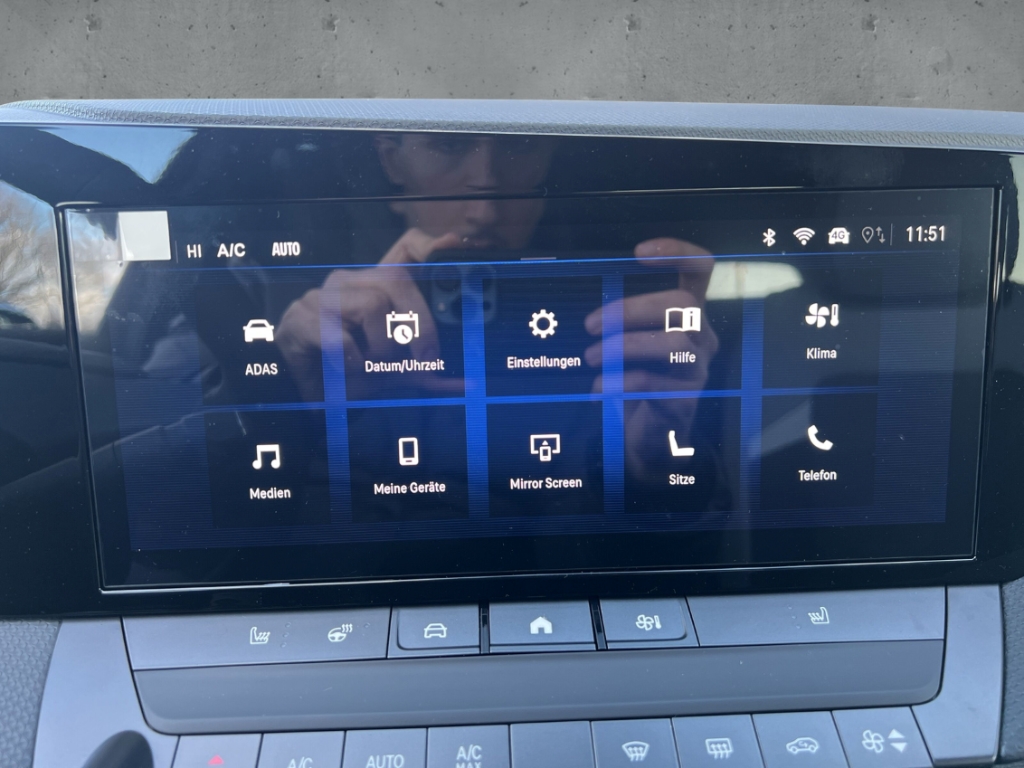 Fahrzeugabbildung Opel Astra ST 1.2 Turbo Edition LED ACC SHZ LHZ PDC