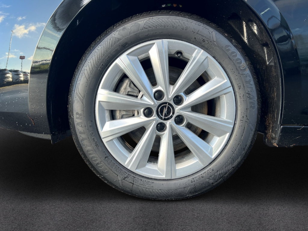 Fahrzeugabbildung Opel Astra ST 1.2 Turbo Edition LED ACC SHZ LHZ PDC