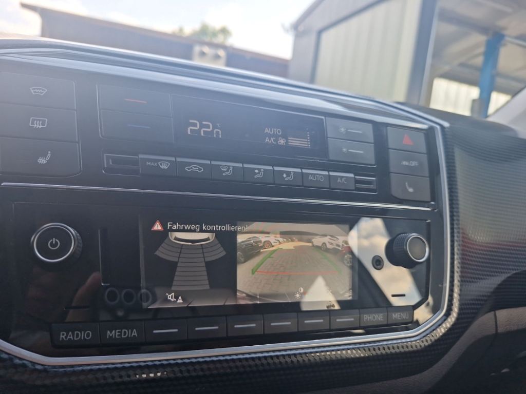 Fahrzeugabbildung Volkswagen up e-up! move Klimaauto behWSS Tempo SHZ PDC Kamera