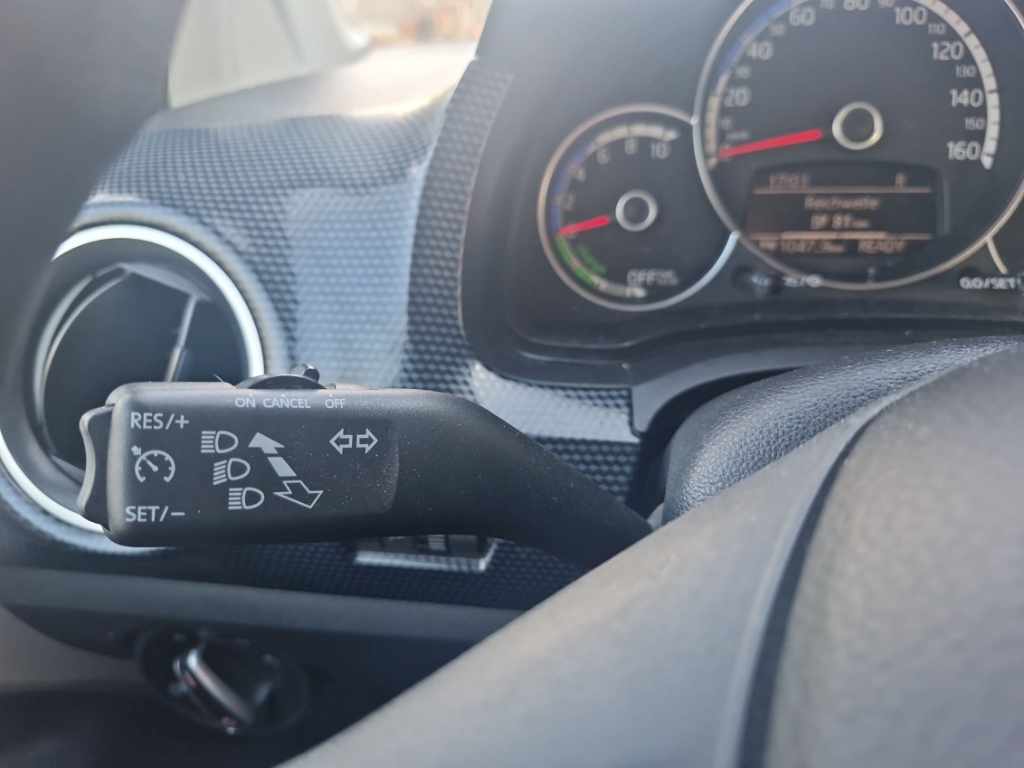 Fahrzeugabbildung Volkswagen up e-up! move Klimaauto behWSS Tempo SHZ PDC Kamera