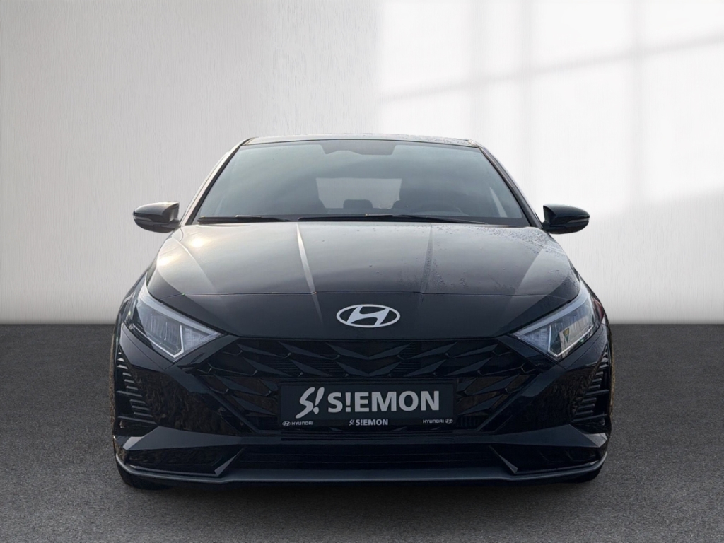 Fahrzeugabbildung Hyundai i20 FL MY26 1.0 T-GDI MT Blackline Navi Soundsystem Bose LED Apple CarPlay Android Auto
