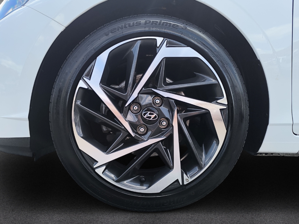 Fahrzeugabbildung Hyundai i20 1.0 T-GDI Edition 30+ Navi RKam Bose Klimaauto Allwetter