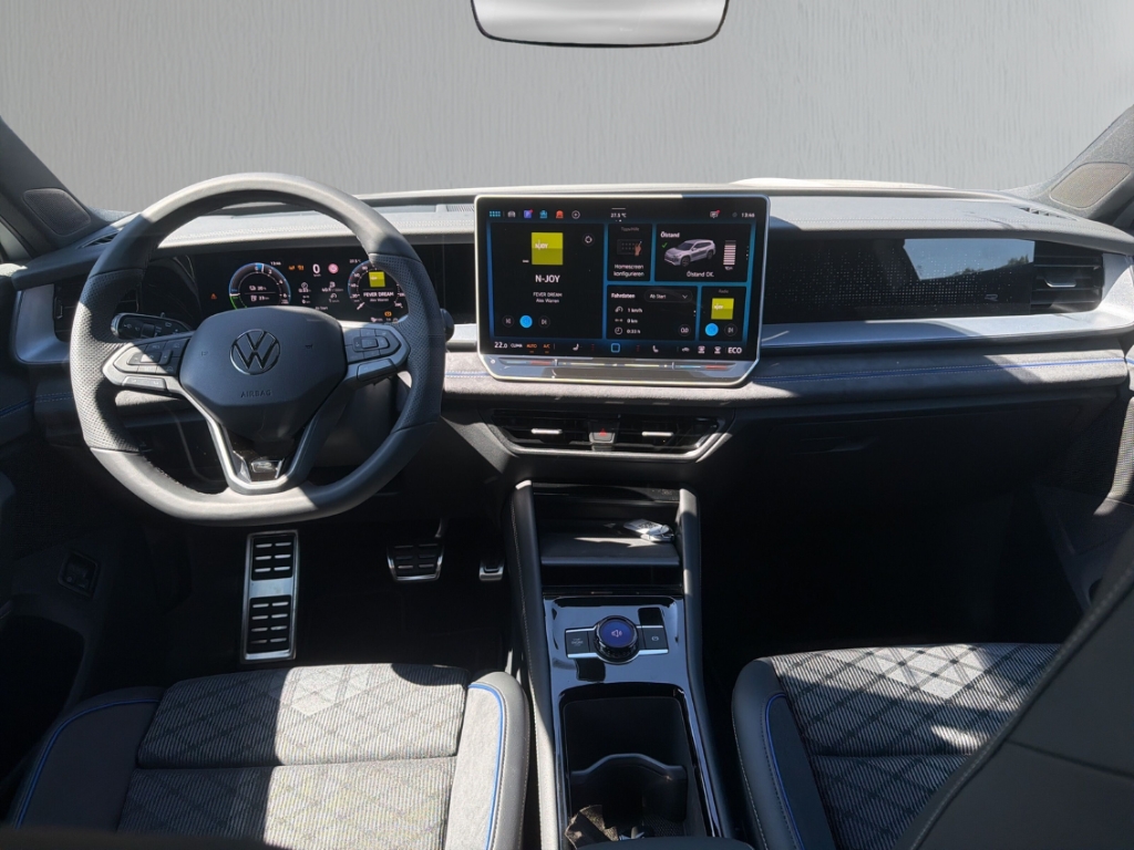 Fahrzeugabbildung Volkswagen Tayron eHybrid R-Line AHK IQ.Lig Pano BlackStyle