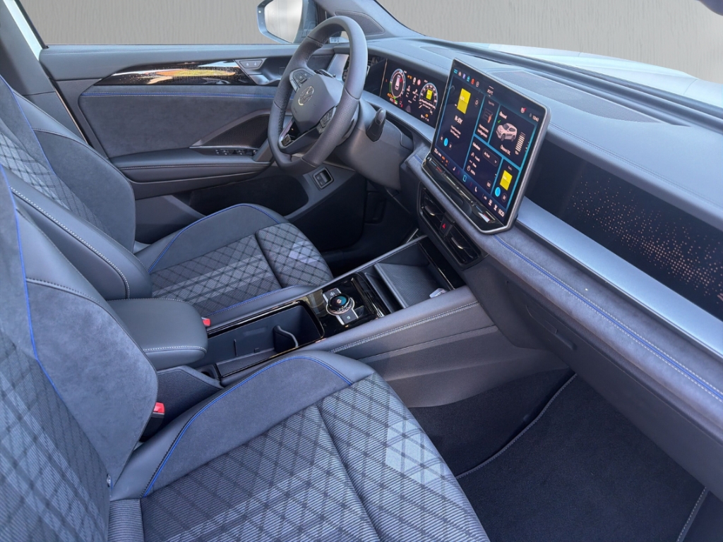 Fahrzeugabbildung Volkswagen Tayron eHybrid R-Line AHK IQ.Lig Pano BlackStyle