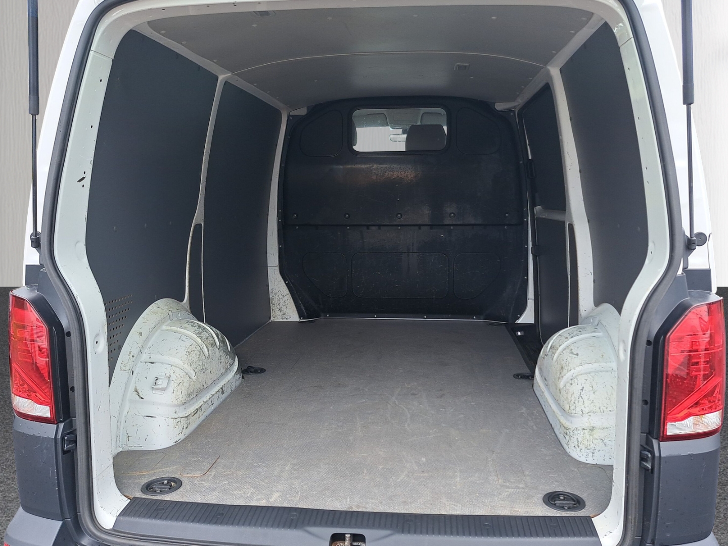 Fahrzeugabbildung Volkswagen Transporter Kasten EcoProfi SHZ Color Navi AHK el.SP