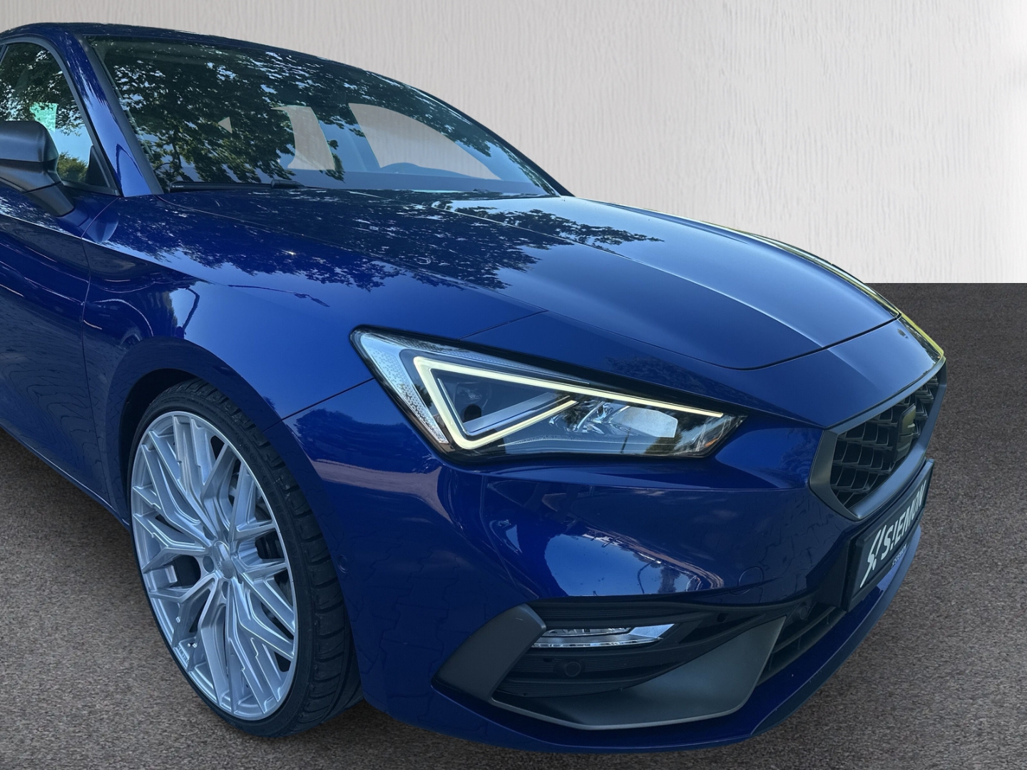 Fahrzeugabbildung SEAT Leon 1,5 TSI FR SHZ LED LHZ Klima PDCv+h FullLink