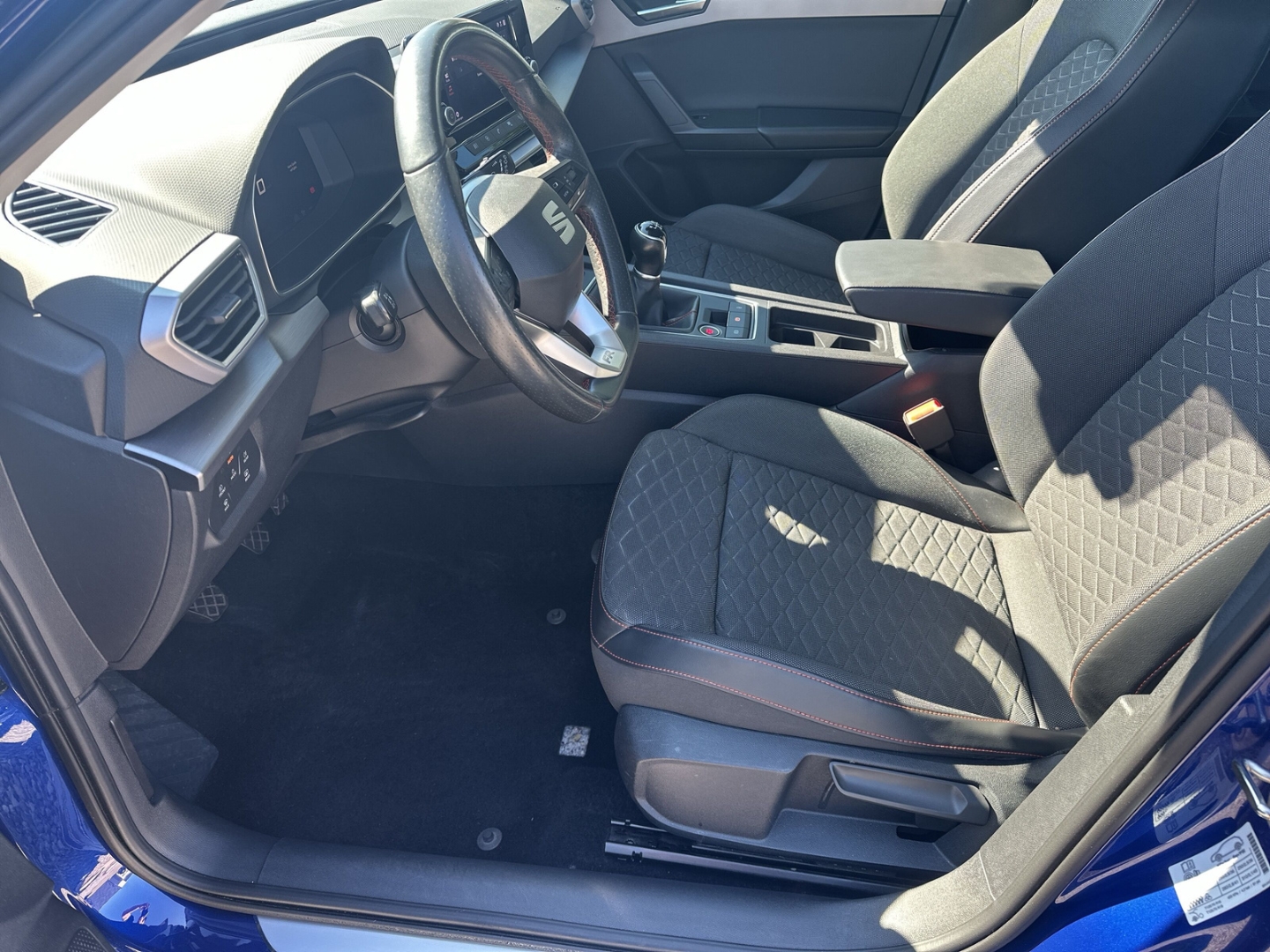 Fahrzeugabbildung SEAT Leon 1,5 TSI FR SHZ LED LHZ Klima PDCv+h FullLink