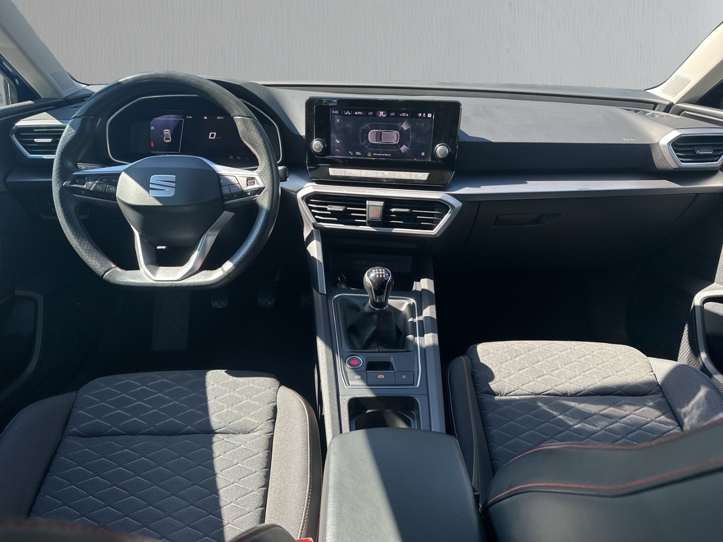 Fahrzeugabbildung SEAT Leon 1,5 TSI FR SHZ LED LHZ Klima PDCv+h FullLink