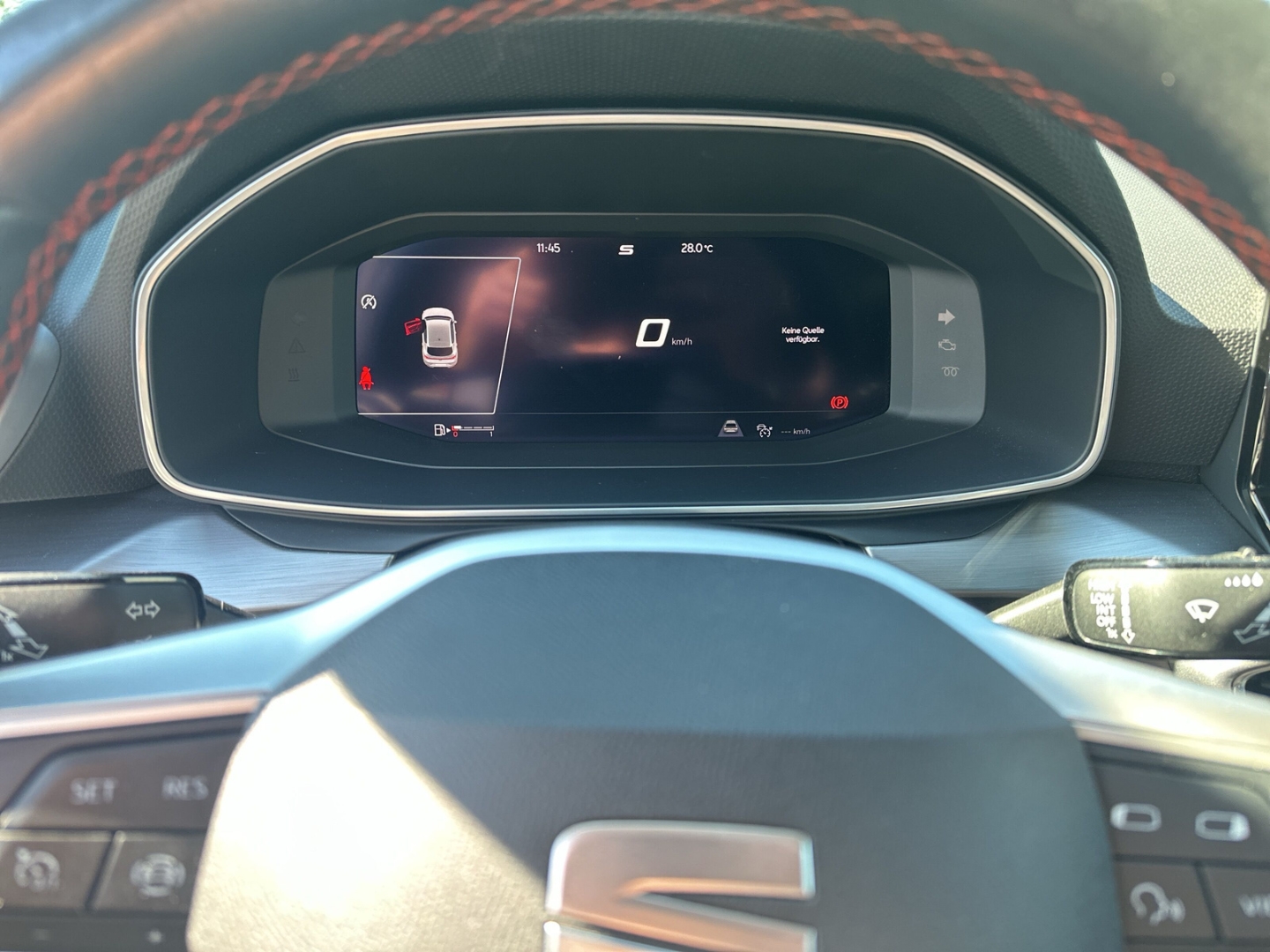 Fahrzeugabbildung SEAT Leon 1,5 TSI FR SHZ LED LHZ Klima PDCv+h FullLink