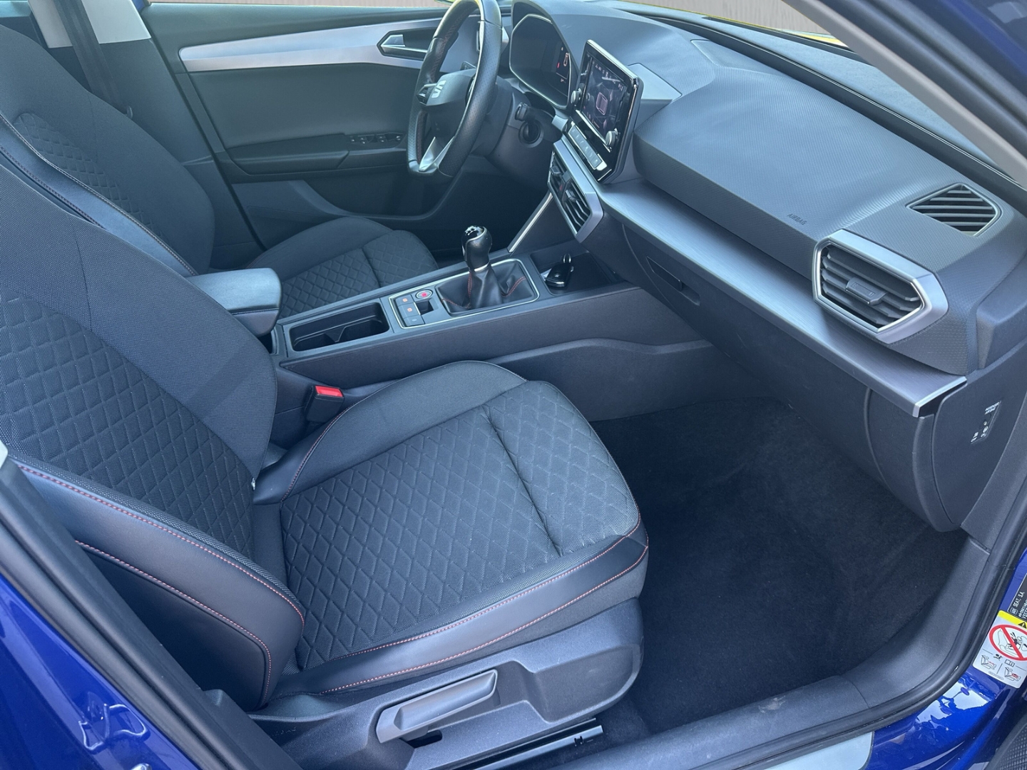 Fahrzeugabbildung SEAT Leon 1,5 TSI FR SHZ LED LHZ Klima PDCv+h FullLink