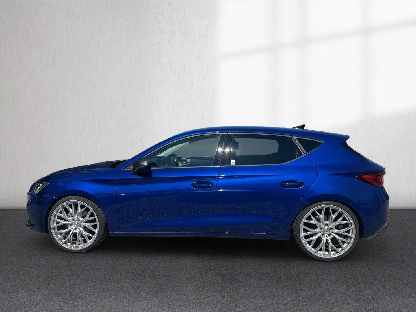Fahrzeugabbildung SEAT Leon 1,5 TSI FR SHZ LED LHZ Klima PDCv+h FullLink