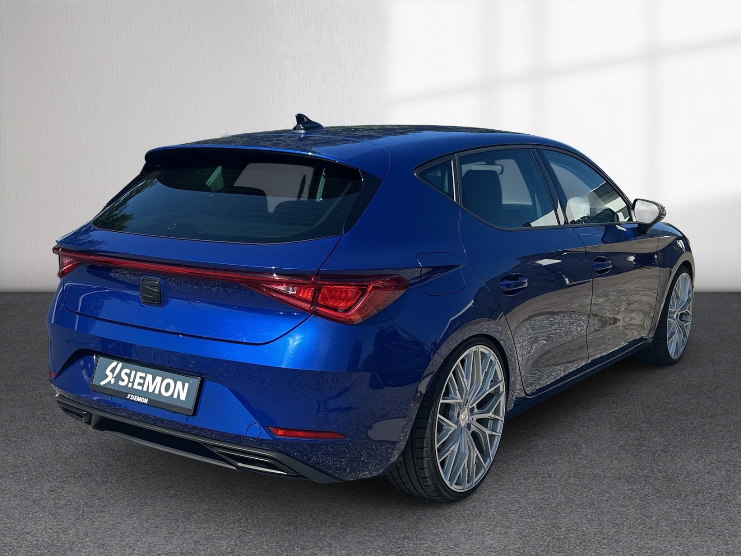 Fahrzeugabbildung SEAT Leon 1,5 TSI FR SHZ LED LHZ Klima PDCv+h FullLink