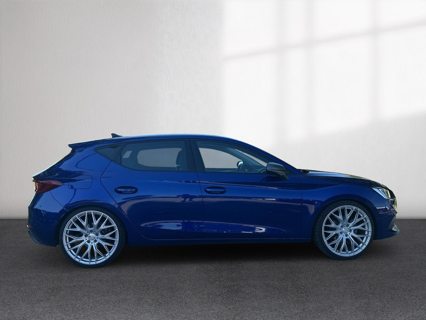 Fahrzeugabbildung SEAT Leon 1,5 TSI FR SHZ LED LHZ Klima PDCv+h FullLink