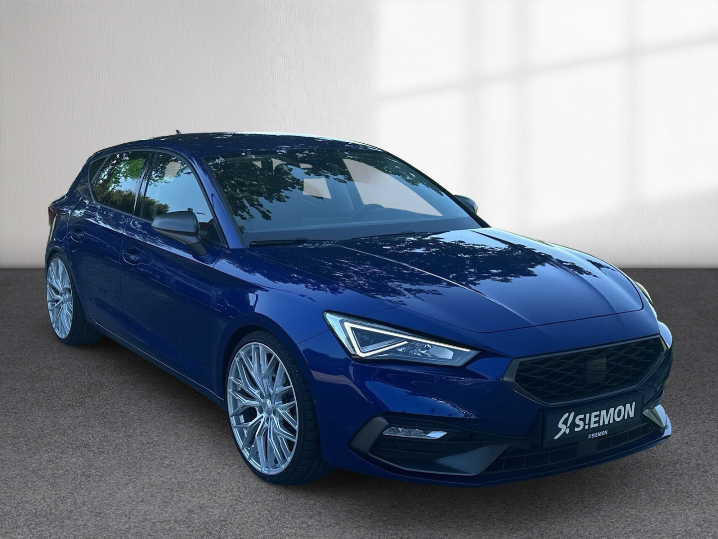 Fahrzeugabbildung SEAT Leon 1,5 TSI FR SHZ LED LHZ Klima PDCv+h FullLink