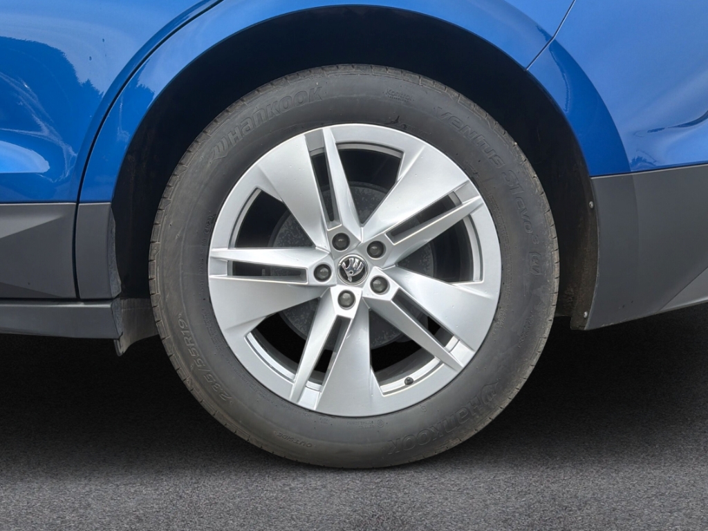 Fahrzeugabbildung SKODA Enyaq iV 50 Loft Navi Tempo PDC Kamera SmartLink