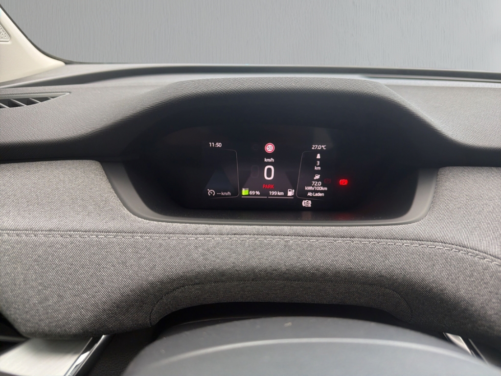 Fahrzeugabbildung SKODA Enyaq iV 50 Loft Navi Tempo PDC Kamera SmartLink