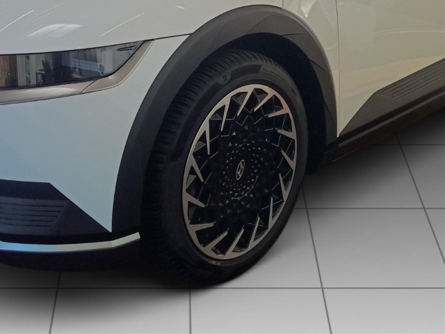 Fahrzeugabbildung Hyundai IONIQ 5 77,4kWh 2WD MY24 TECHNIQ Pano Assist-P 20LM el.Heckklappe Navi Digitales Cockpit