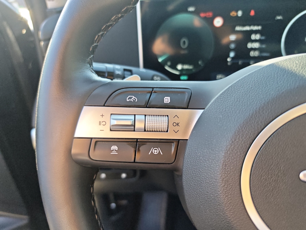 Fahrzeugabbildung Hyundai TUCSON FL PHEV 1.6 AT 4WD MY25 Trend Navi Digitales Cockpit LED