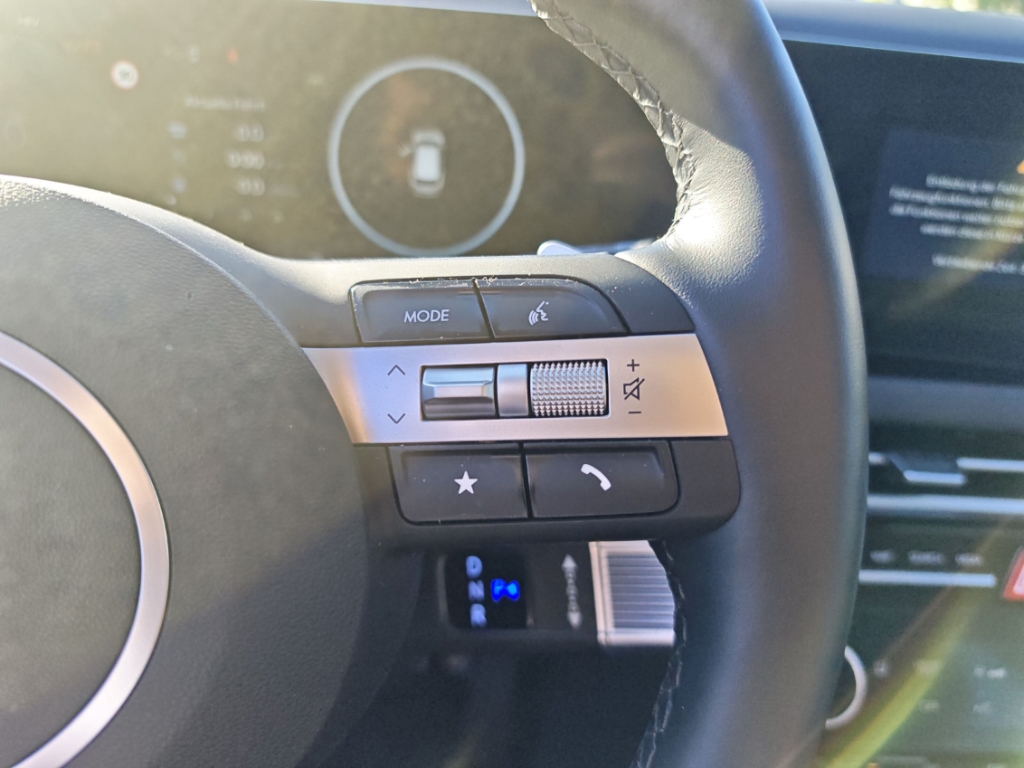 Fahrzeugabbildung Hyundai TUCSON FL PHEV 1.6 AT 4WD MY25 Trend Navi Digitales Cockpit LED