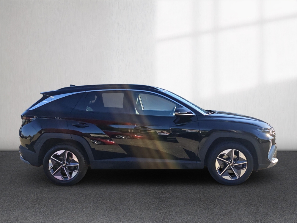 Fahrzeugabbildung Hyundai TUCSON FL PHEV 1.6 AT 4WD MY25 Trend Navi Digitales Cockpit LED