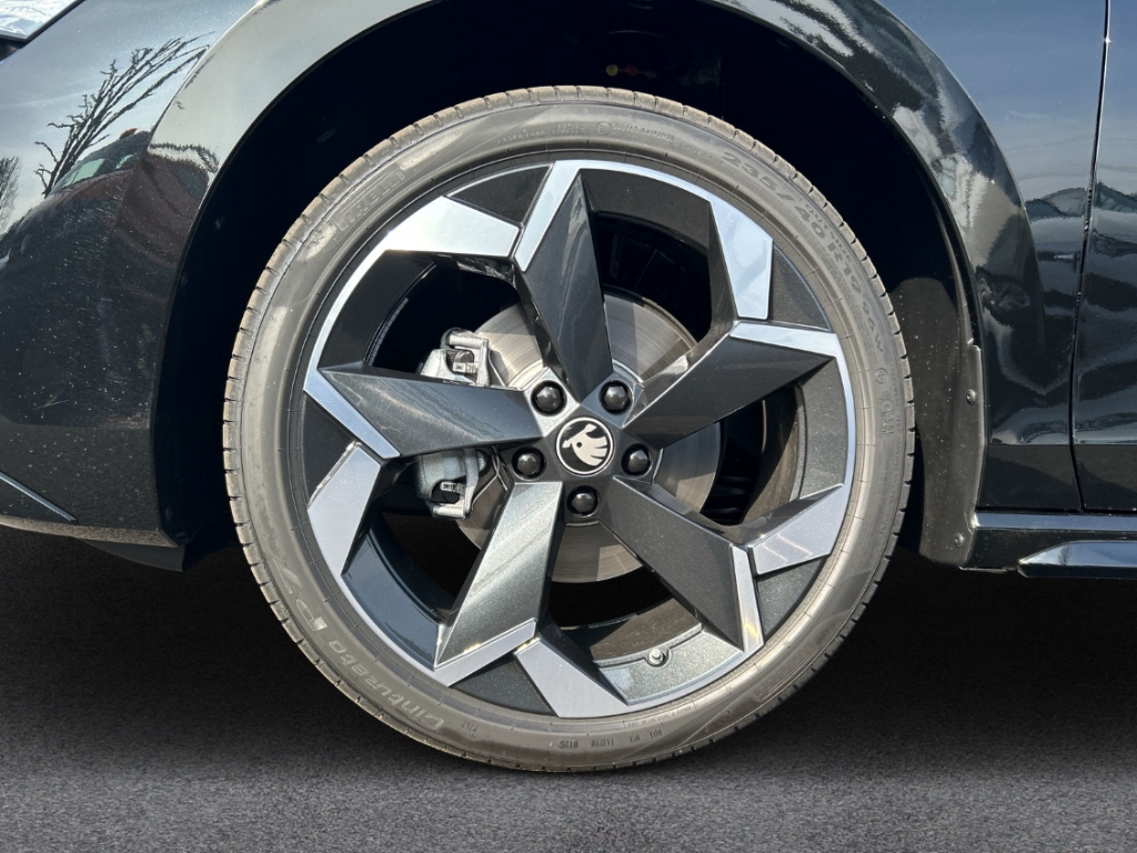 Fahrzeugabbildung SKODA Superb 2.0 TDI DSG SPORTLINE ACC PDCv+h Keyless Navi AHK