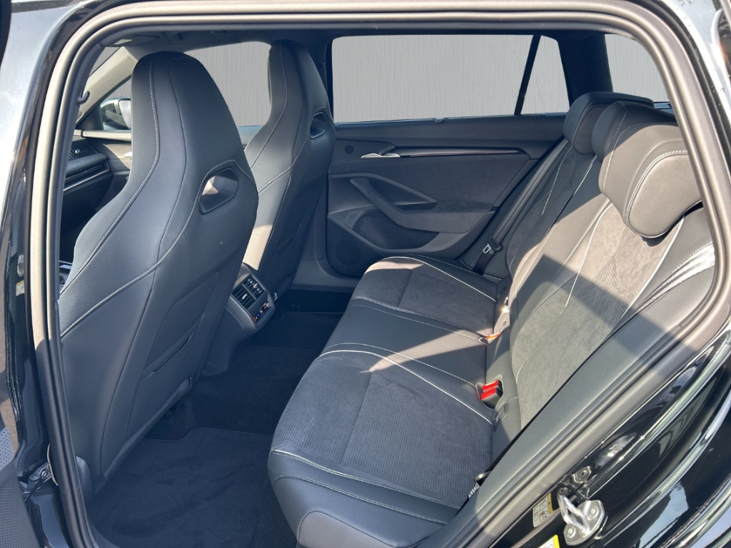 Fahrzeugabbildung SKODA Superb 2.0 TDI DSG SPORTLINE ACC PDCv+h Keyless Navi AHK