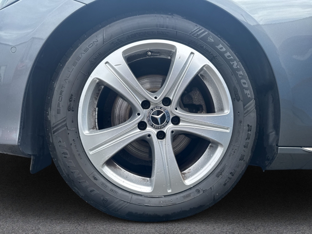 Fahrzeugabbildung Mercedes-Benz E 200 Avantgarde Line Navi RFK SHZ Klimaaut.