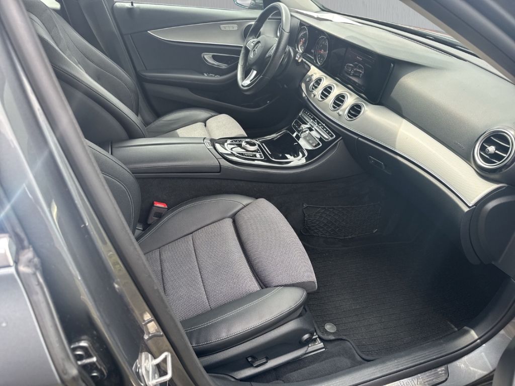 Fahrzeugabbildung Mercedes-Benz E 200 Avantgarde Line Navi RFK SHZ Klimaaut.