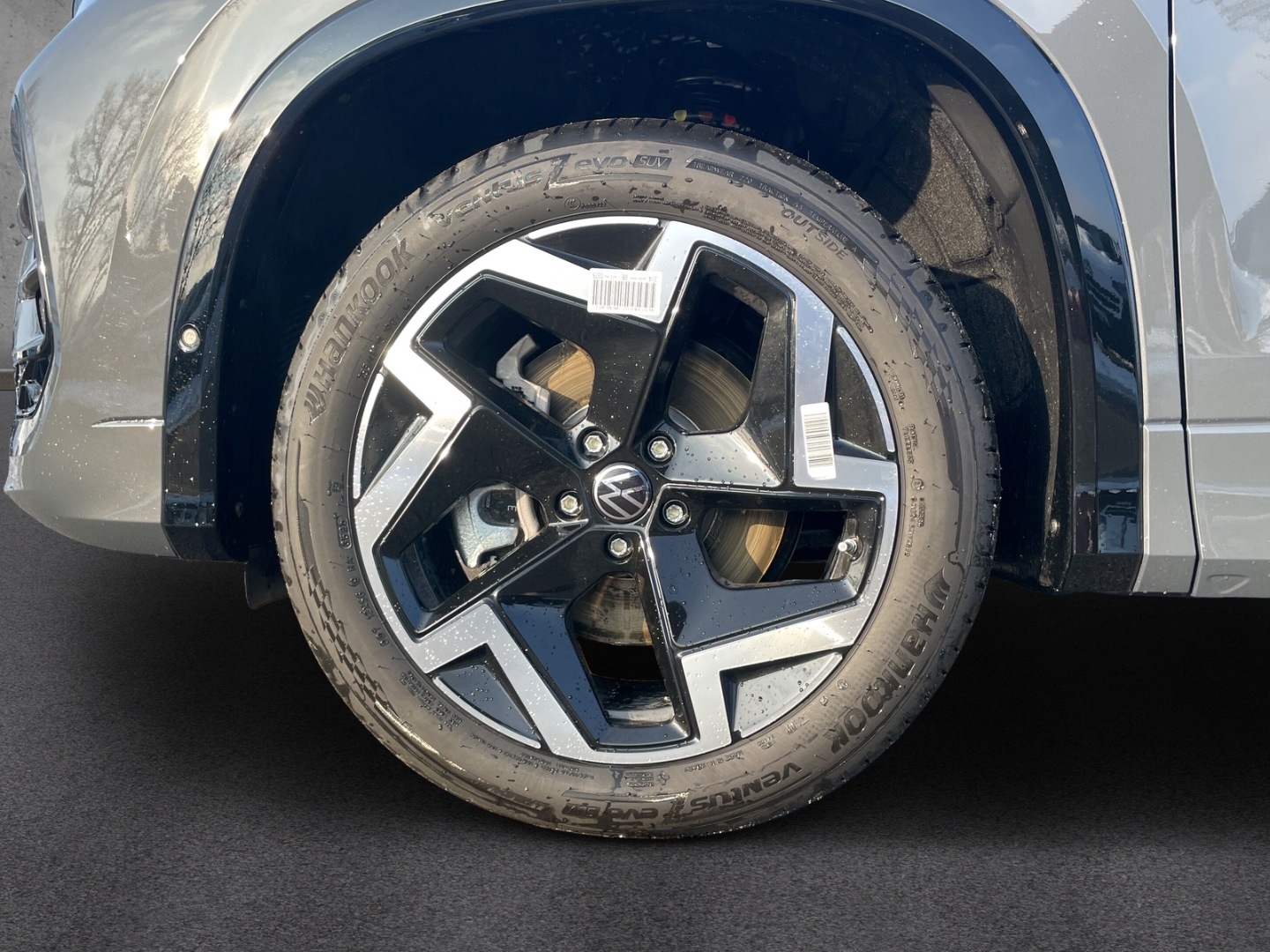 Fahrzeugabbildung Volkswagen Tayron 1.5 eHybrid R-Line Pano Navi IQ.LIGHT ACC