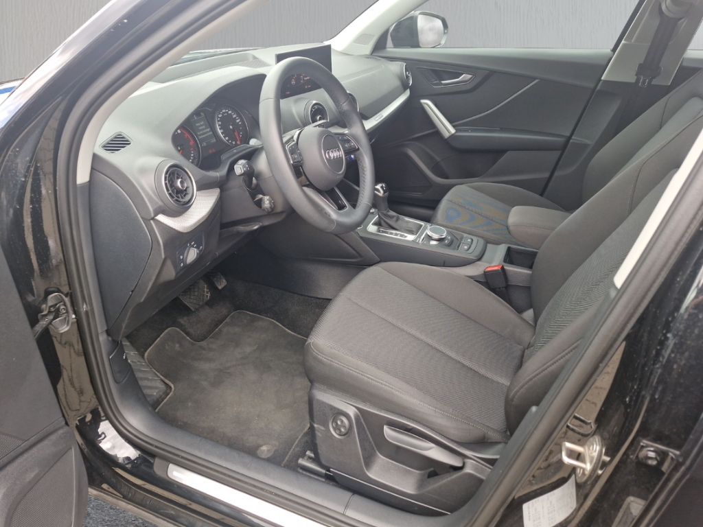 Fahrzeugabbildung Audi Q2 35TFSI S-Tronic Advanced MatrixLED ACC RKam SHZ PDC el.HKL