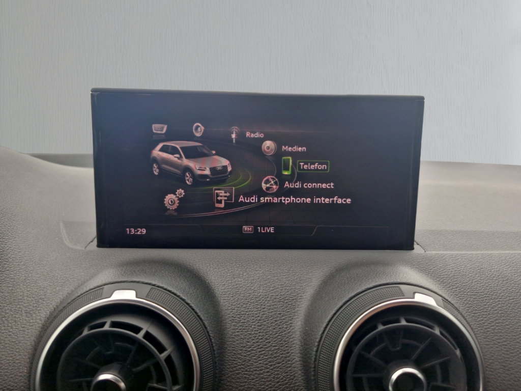 Fahrzeugabbildung Audi Q2 35TFSI S-Tronic Advanced MatrixLED ACC RKam SHZ PDC el.HKL
