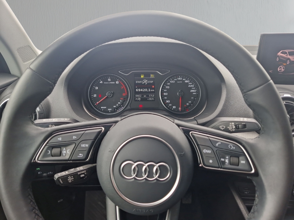 Fahrzeugabbildung Audi Q2 35TFSI S-Tronic Advanced MatrixLED ACC RKam SHZ PDC el.HKL