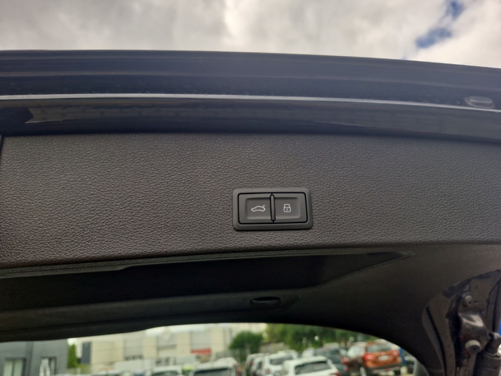 Fahrzeugabbildung Audi Q2 35TFSI S-Tronic Advanced MatrixLED ACC RKam SHZ PDC el.HKL