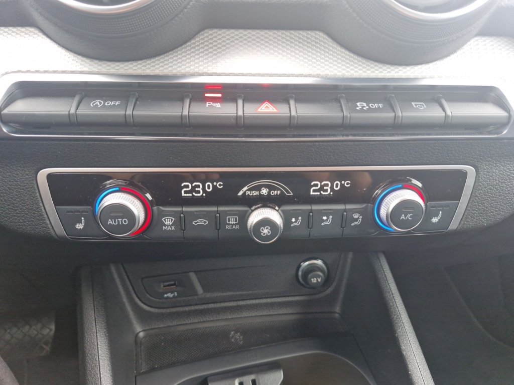 Fahrzeugabbildung Audi Q2 35TFSI S-Tronic Advanced MatrixLED ACC RKam SHZ PDC el.HKL