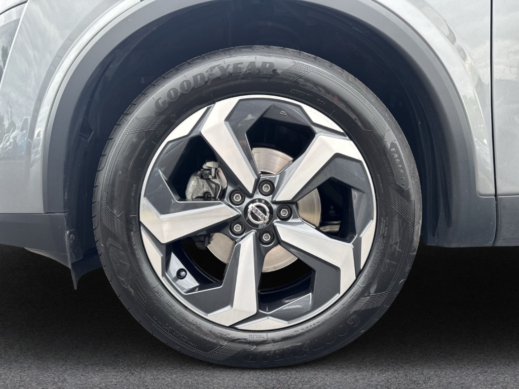 Fahrzeugabbildung Nissan Qashqai Premiere Edition ACC PDCv+h SHZ Temp Color LED