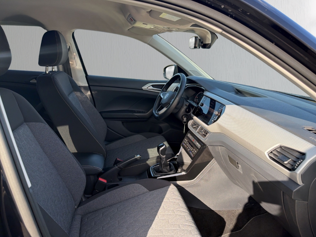 Fahrzeugabbildung Volkswagen T-Cross 1.0 TSI MOVE GJR AHK SHZ AppConnect Klima PDC