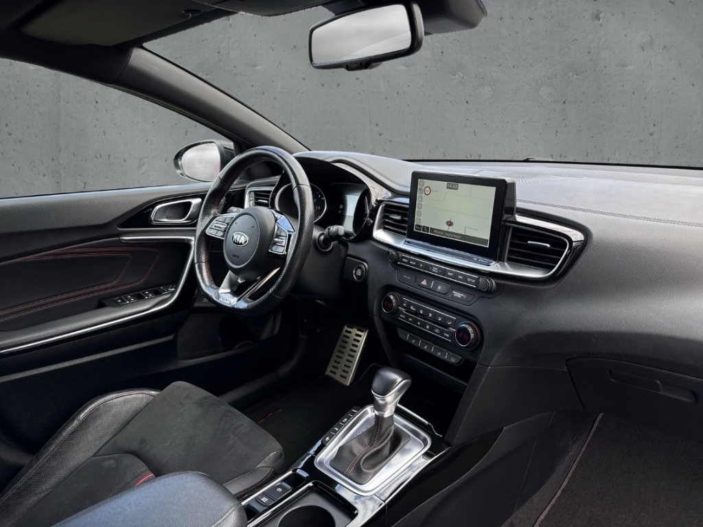 Fahrzeugabbildung Kia ProCee'd GT 1.6 T-GDI DCT Navi LED ACC Pano eHKL RKam Allwetter
