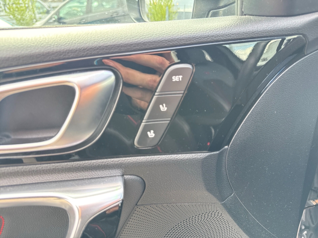Fahrzeugabbildung Kia ProCee'd GT 1.6 T-GDI DCT Navi LED ACC Pano eHKL RKam Allwetter