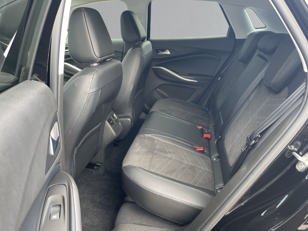 Fahrzeugabbildung Opel Grandland 1.2 Elegance Matrix RFK SHZ LHZ Totwi