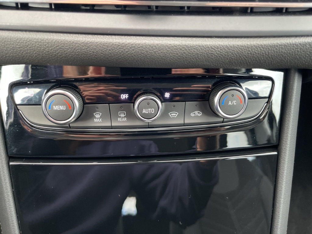 Fahrzeugabbildung Opel Grandland 1.2 Elegance Matrix RFK SHZ LHZ Totwi
