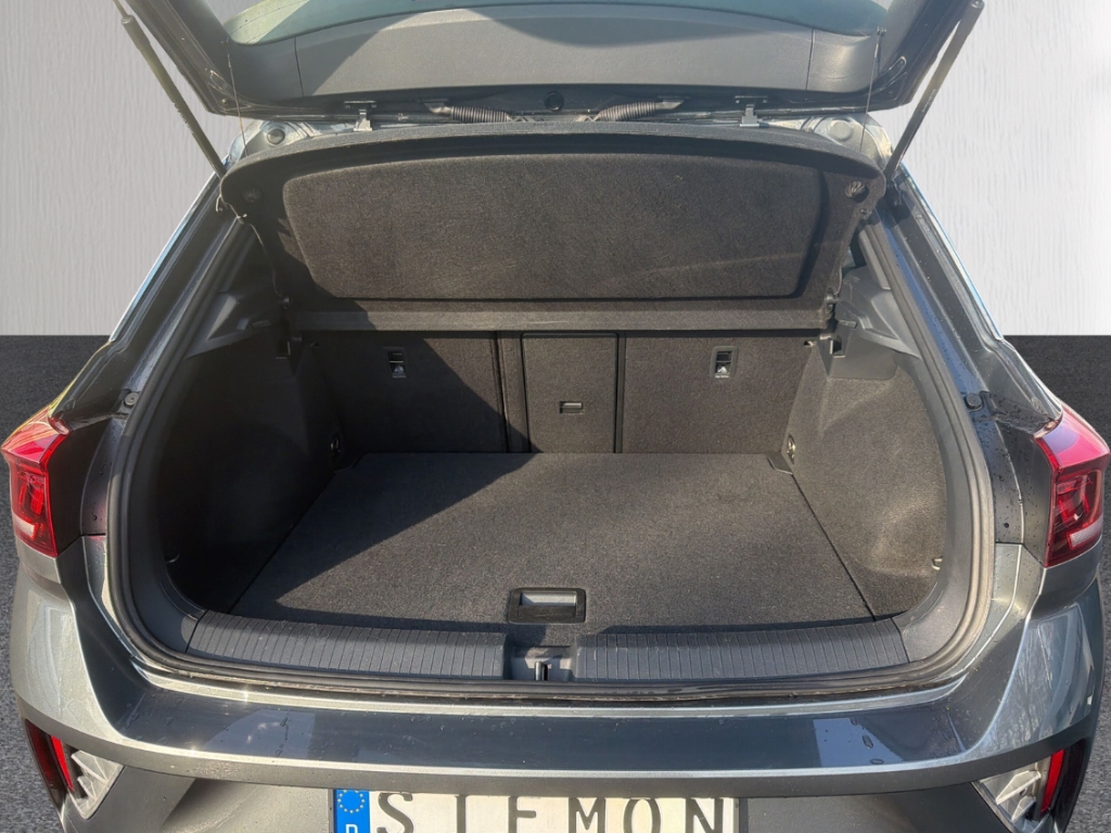Fahrzeugabbildung Volkswagen T-Roc 1.5 TSI DSG R-Line LED+ SHZ ParkAssist GJR