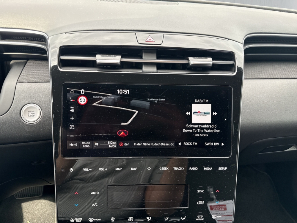 Fahrzeugabbildung Hyundai TUCSON HEV 1.6 T-GDi 2WD AT TREND Krell el.Heckklappe Navi Digitales Cockpit
