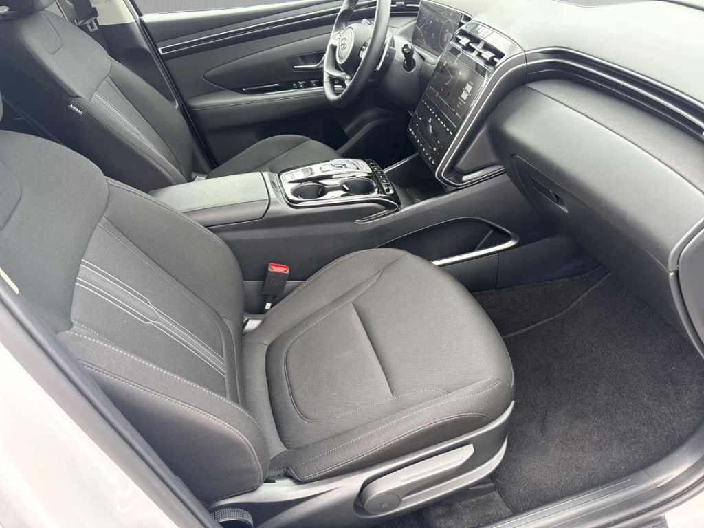 Fahrzeugabbildung Hyundai TUCSON HEV 1.6 T-GDi 2WD AT TREND Krell el.Heckklappe Navi Digitales Cockpit