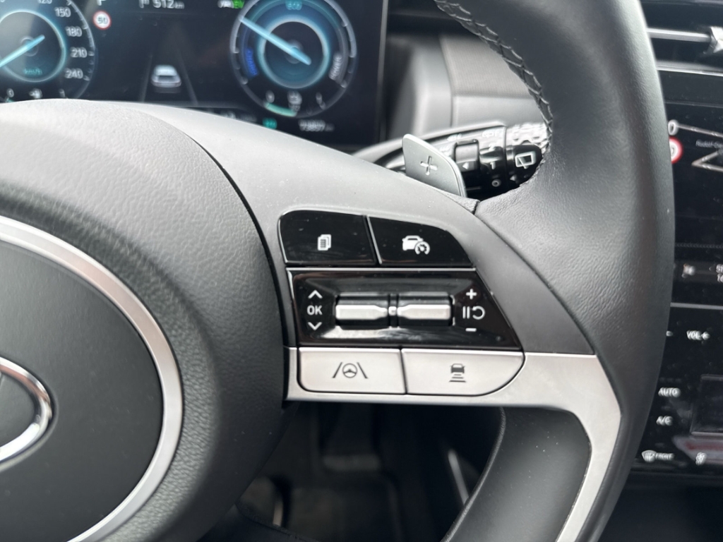 Fahrzeugabbildung Hyundai TUCSON HEV 1.6 T-GDi 2WD AT TREND Krell el.Heckklappe Navi Digitales Cockpit