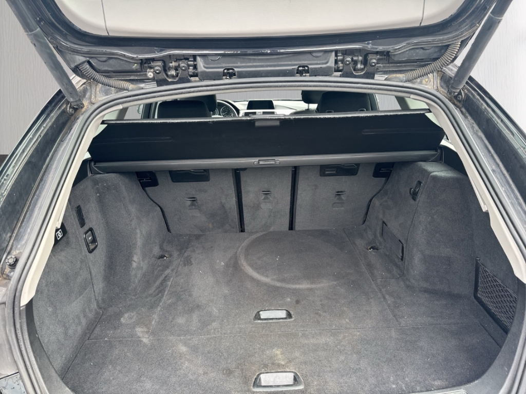 Fahrzeugabbildung BMW 318 i Touring AHK Nav Tempo PDC elHeck Bluetooth