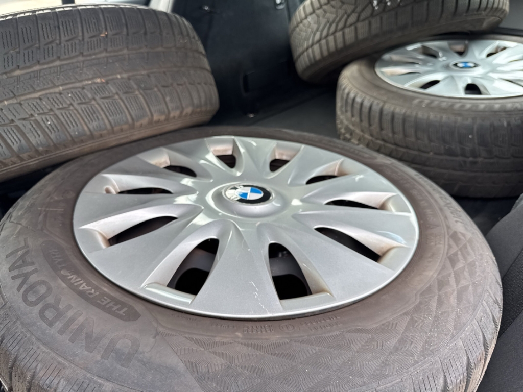 Fahrzeugabbildung BMW 318 i Touring AHK Nav Tempo PDC elHeck Bluetooth