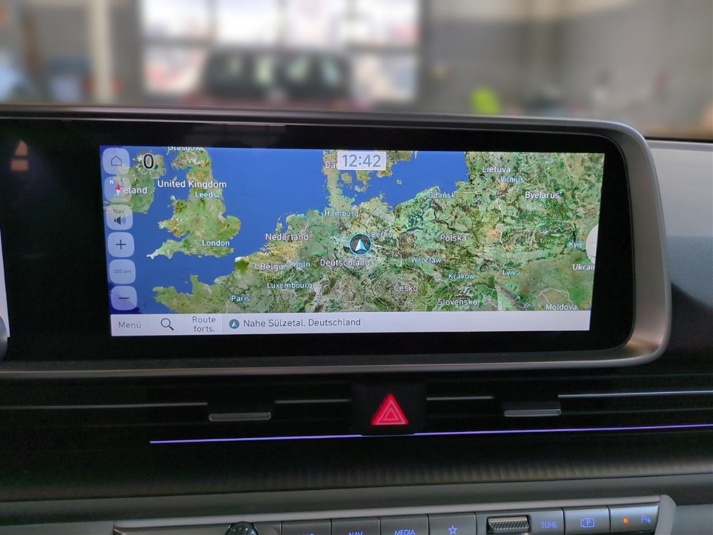 Fahrzeugabbildung Hyundai IONIQ 6 77,4kWh 4WD UNIQ Digi-Spiegel HUD Navi Digitales Cockpit Memory Sitze Soundsystem Bose
