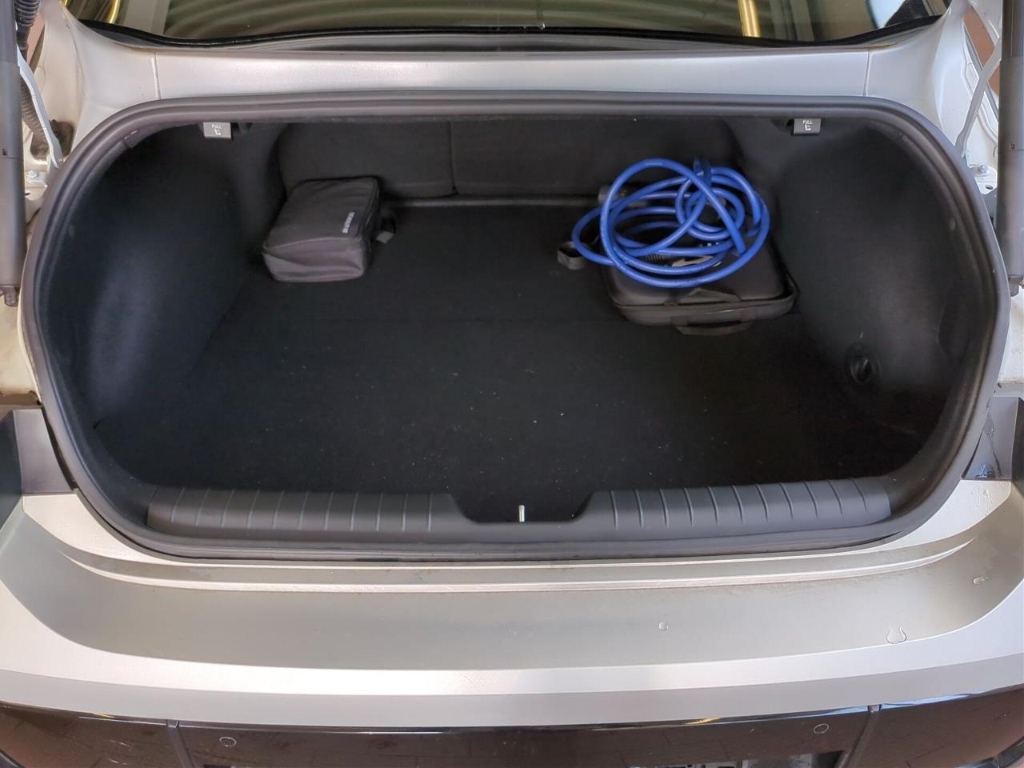 Fahrzeugabbildung Hyundai IONIQ 6 77,4kWh 4WD UNIQ Digi-Spiegel HUD Navi Digitales Cockpit Memory Sitze Soundsystem Bose