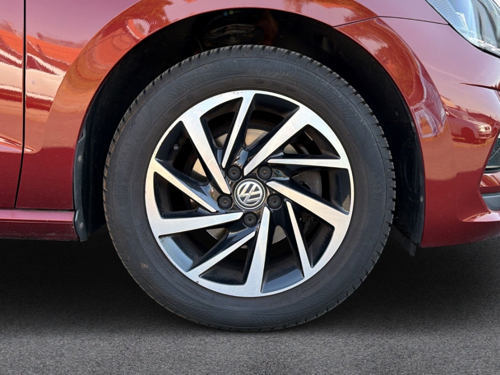 Fahrzeugabbildung Volkswagen Golf Sportsvan 1.0 TSI DSG Join AHK Navi SHZ GRA PDC GJR